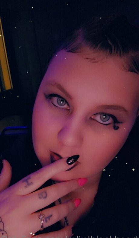 rebelblackheart ポルノスター パーフェクト 写真