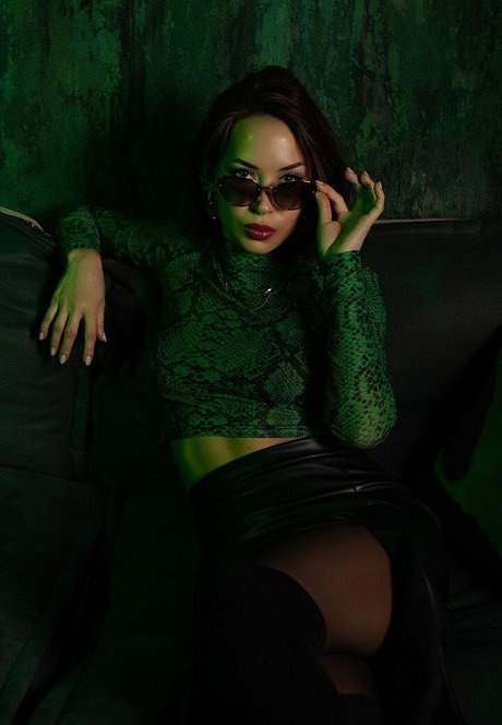 Oladushek11 かわいいポルノスター ギャラリー