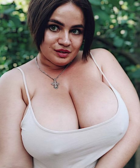 姉妹のOnlyFans セクシーヌード 写真