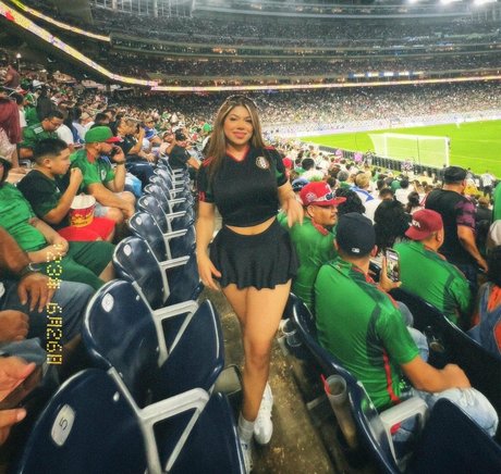 melymonique ヌードモデル 写真