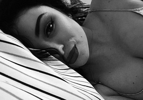 金髪ストリップOnlyFans 無料ヌード ギャラリー