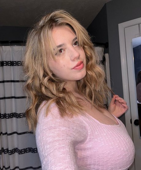 Haley Z ポルノスター ヌード 写真