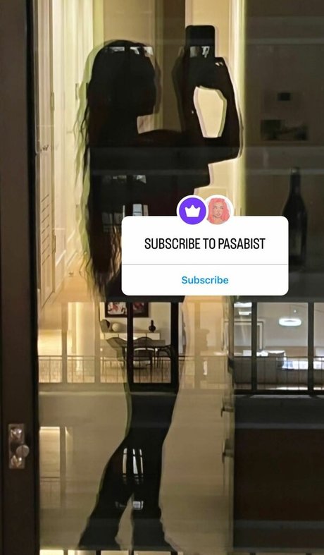 黒檀のシャワー OnlyFans 無料裸 画像