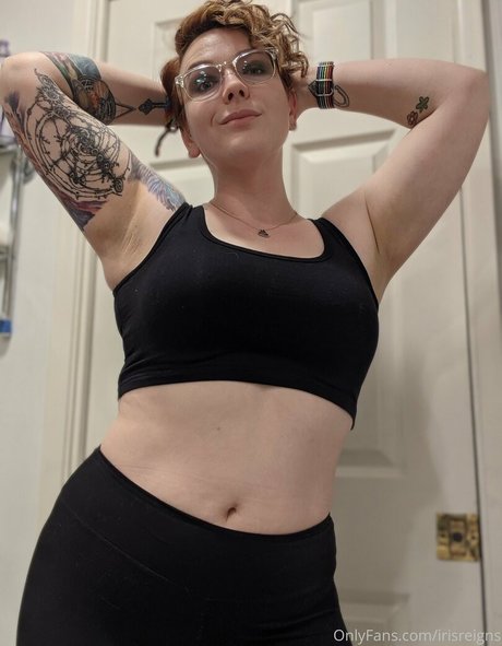 irisreigns 女優 ギャラリー