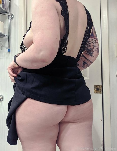 セクシーなブロンドのOnlyFans アートポルノ 画像