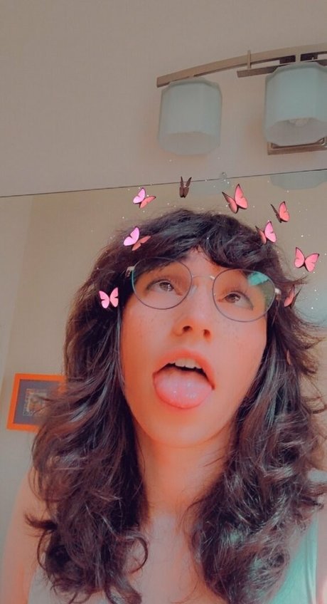 アジア人のタトゥー OnlyFans ホット 写真