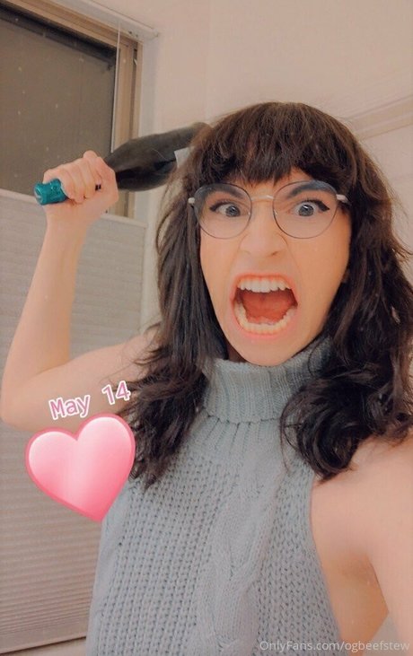 ogbeefstew アート女優 ギャラリー