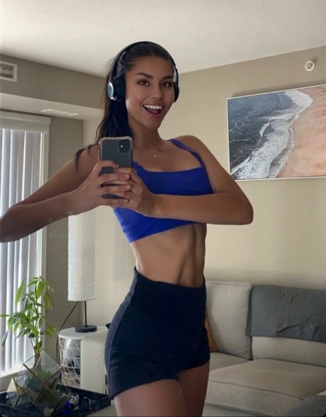 Braydee Cardinal ヌードのポルノスター 写真