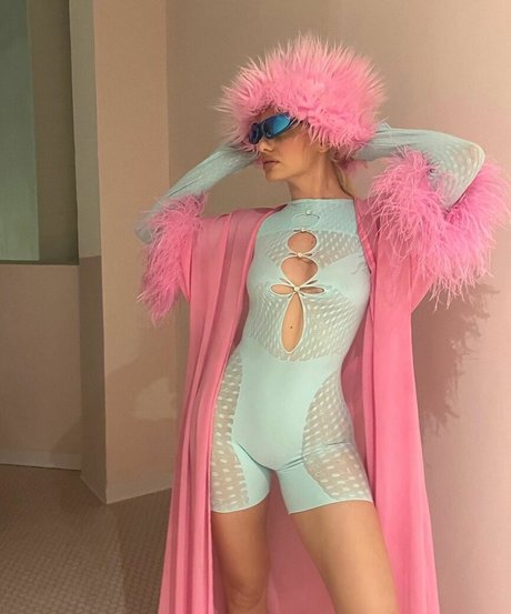 ぽっちゃりエモOnlyFans エロチック 写真