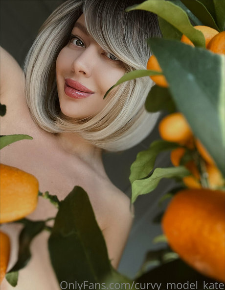 curvy model kate ポルノスター 無料 写真