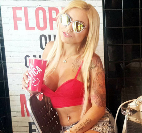 ニューハーフ ドミナトリックス OnlyFans ホット 画像