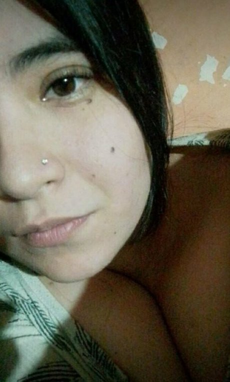 フェムボーイアジアンOnlyFans ポルノ 写真