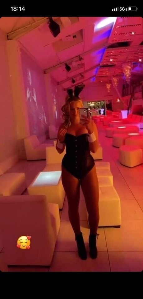 finallylegal18 セックスモデル 写真