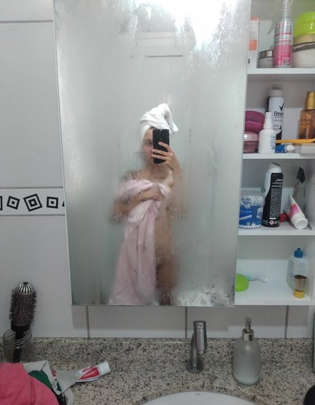 Liz Oliver 完璧な女優 写真