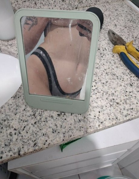 Liz Oliver セックスモデル 写真