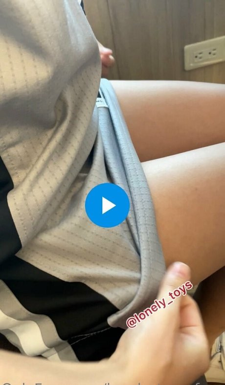 lonely toys free ポルノスター 写真