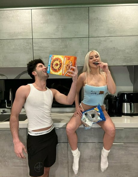 BBCエボニーOnlyFans アート裸 写真