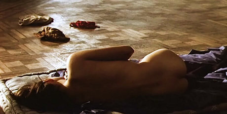 黒髪の熟女OnlyFans アートポルノ ギャラリー