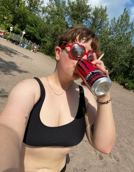 バイセクシャルカップルのOnlyFans アダルト 画像