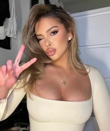 Sara Chafak トップモデル ギャラリー