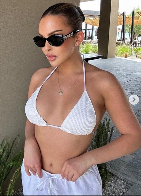 Sara Chafak ポルノスター ホット ギャラリー