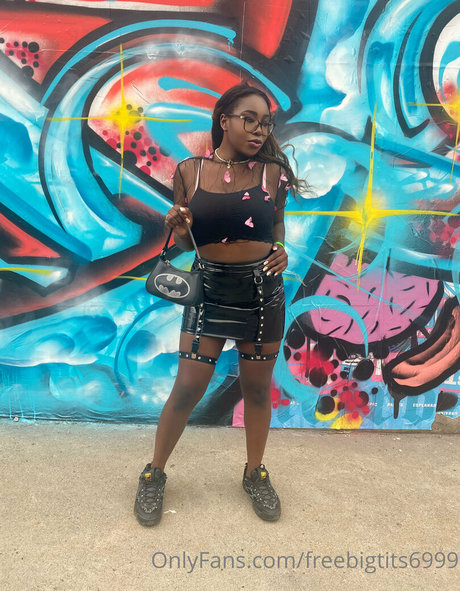 マッサージ動画 OnlyFans ヌード ギャラリー