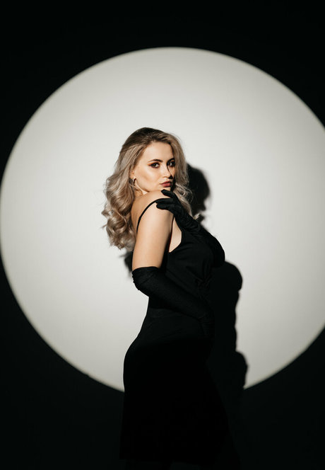 katy kryshtov ヌードモデル 写真