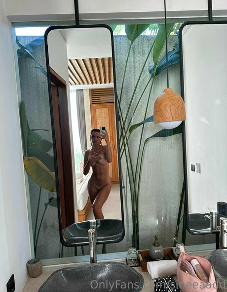 Sineeaadd ホットなポルノスター 写真