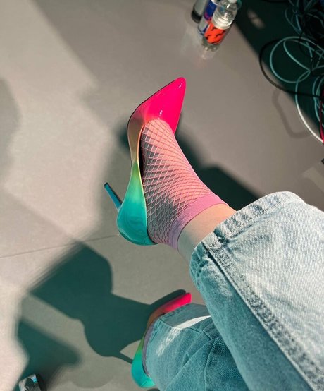 ブラック・ポーグ・オンリーファンズ セクシー 写真