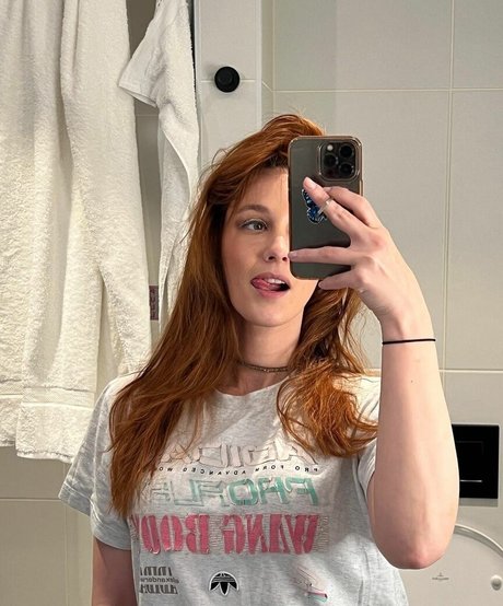 曲線美の裸OnlyFans 美しいポルノ ギャラリー