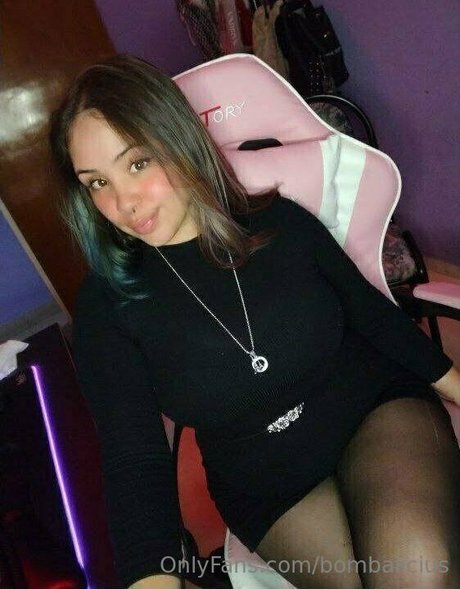 スリムな熟女OnlyFans セクシーヌード 画像