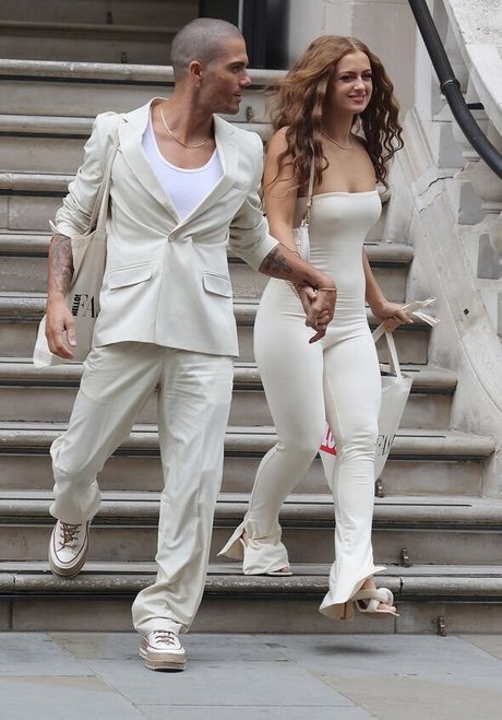 若い熟女OnlyFans アート裸 写真