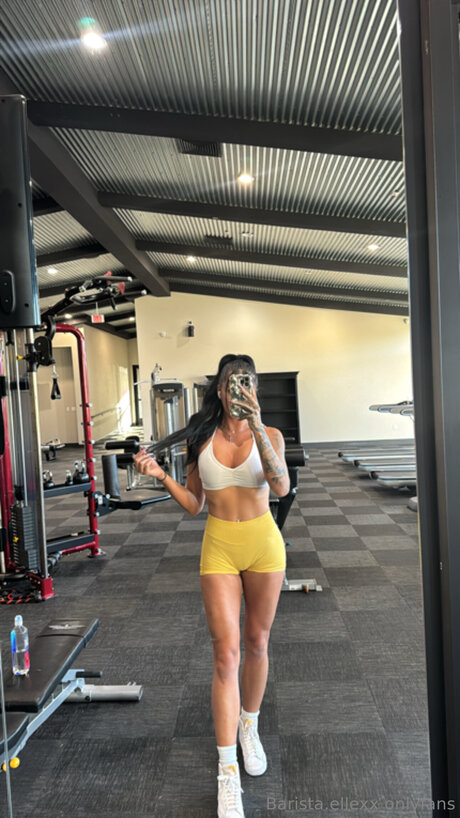 laurelemonique ポルノモデル 写真