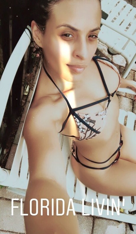 Zelina Vega 美しいポルノスター 写真