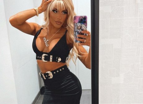 お金 OnlyFans ベスト 写真