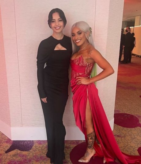 花嫁オンリーファン ホットヌード 写真