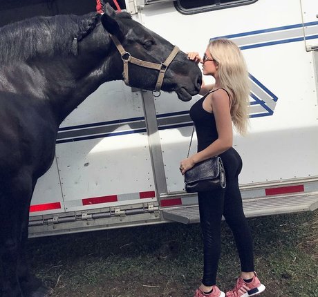 大きな黒い猫OnlyFans 無料セックス 写真