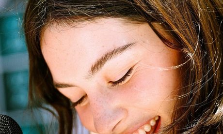 Gracie Abrams 素敵なポルノスター ギャラリー