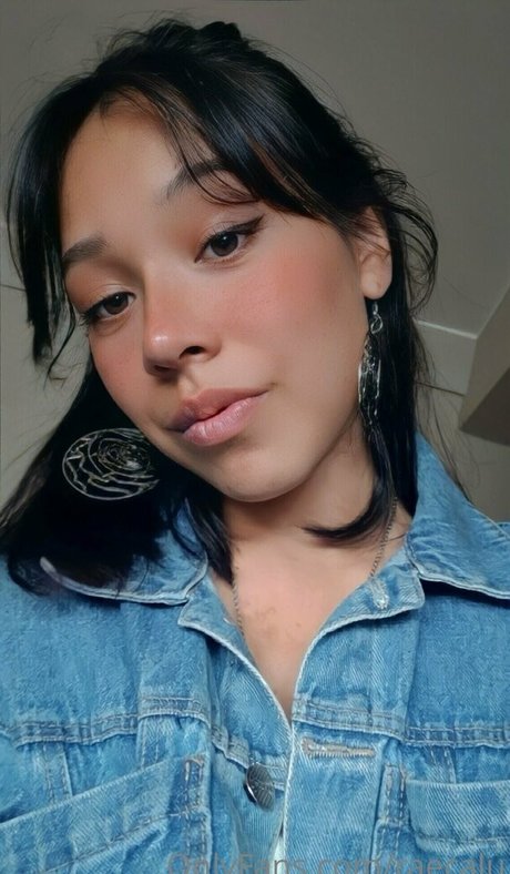 raecalu スター ヌード 写真