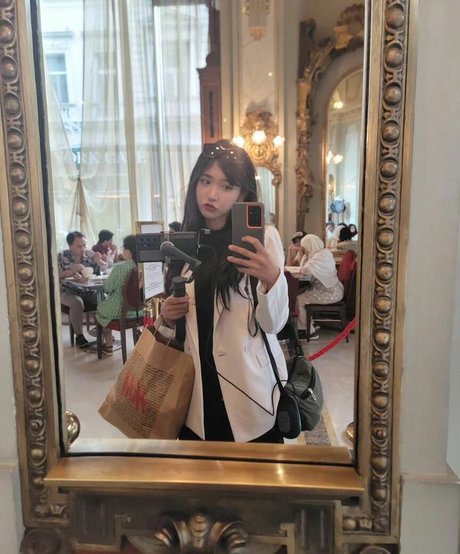 jinnytty エロティック女優 写真