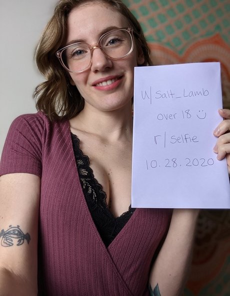 Emma Ruby ヌードモデル 写真