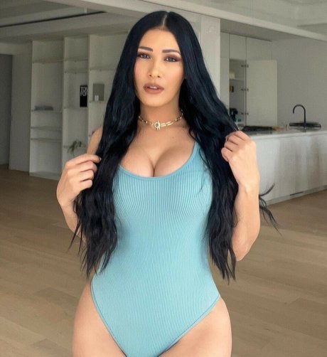 Simaria トップモデル 写真