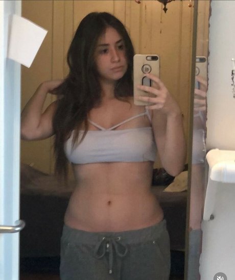 ティーンプッシーOnlyFans 裸 写真