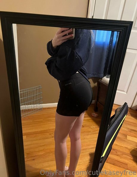 cutiekaseyfree エロティック女優 写真