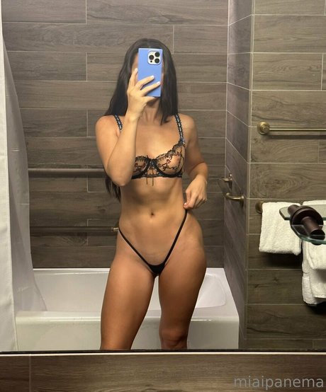 ランジェリーベイビーOnlyFans パーフェクト 画像