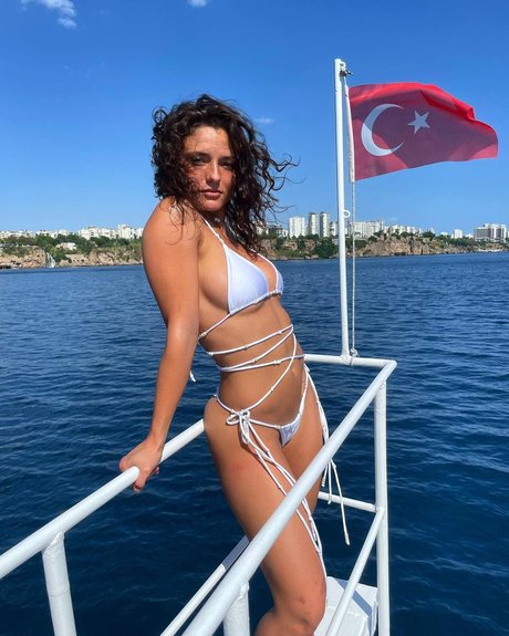 サッカーママOnlyFans セクシー 画像