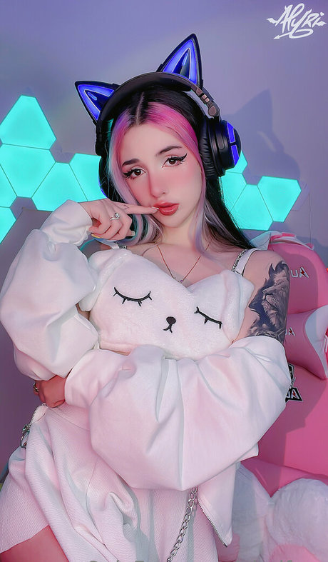 alyrifree 素敵なポルノスター ギャラリー