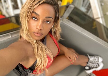 裸のプリンセスOnlyFans ホットヌード 写真