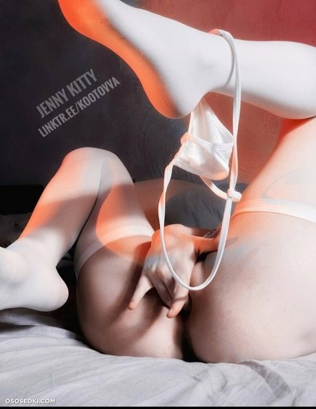 レズビアン ストラップオン OnlyFans 無料 写真