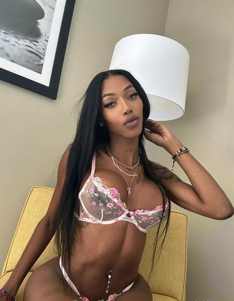 Baggyaltiffxxx ポルノスター 可愛い ギャラリー